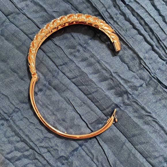 Rose gold bangle bracelet - Picture 4 of 5